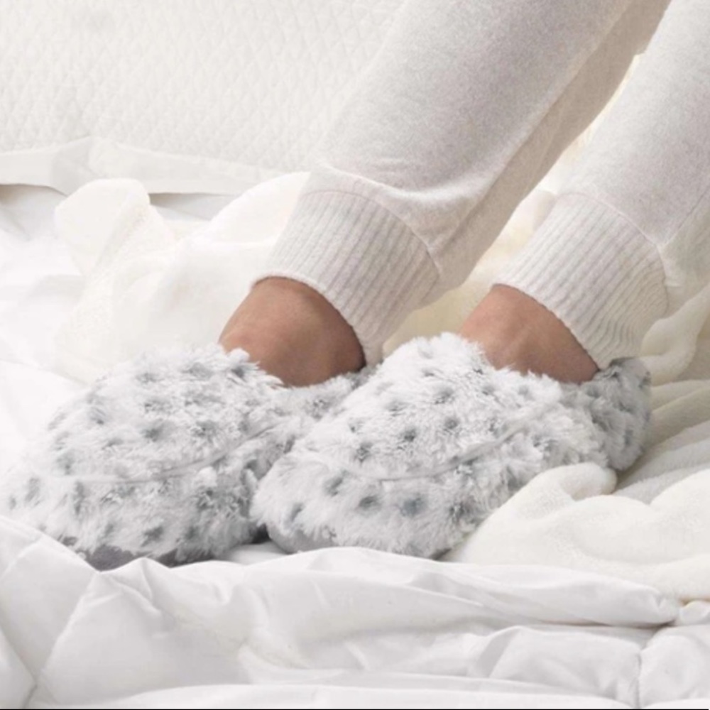 NIB WARMIES White + Gray Microwaveable slippers